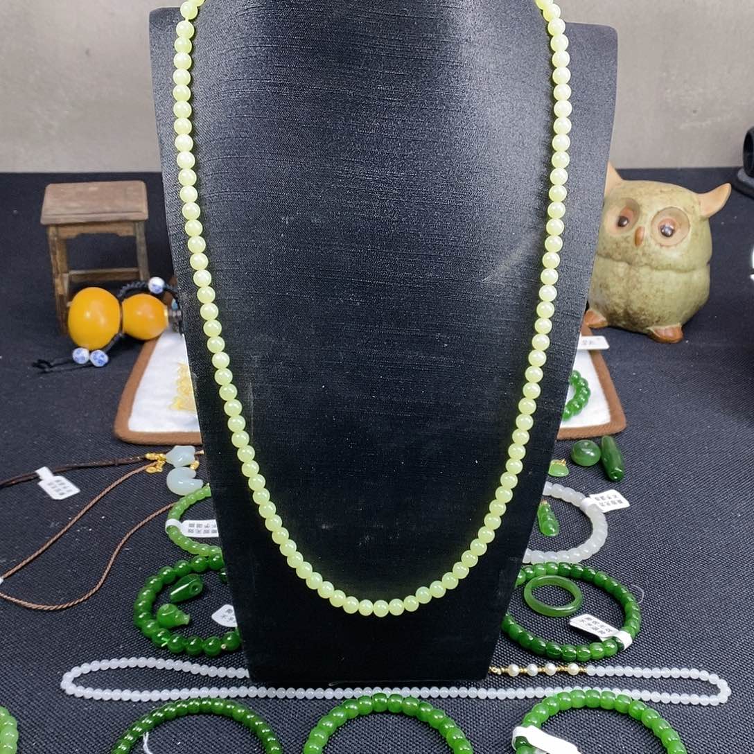 颈饰未镶嵌和田玉