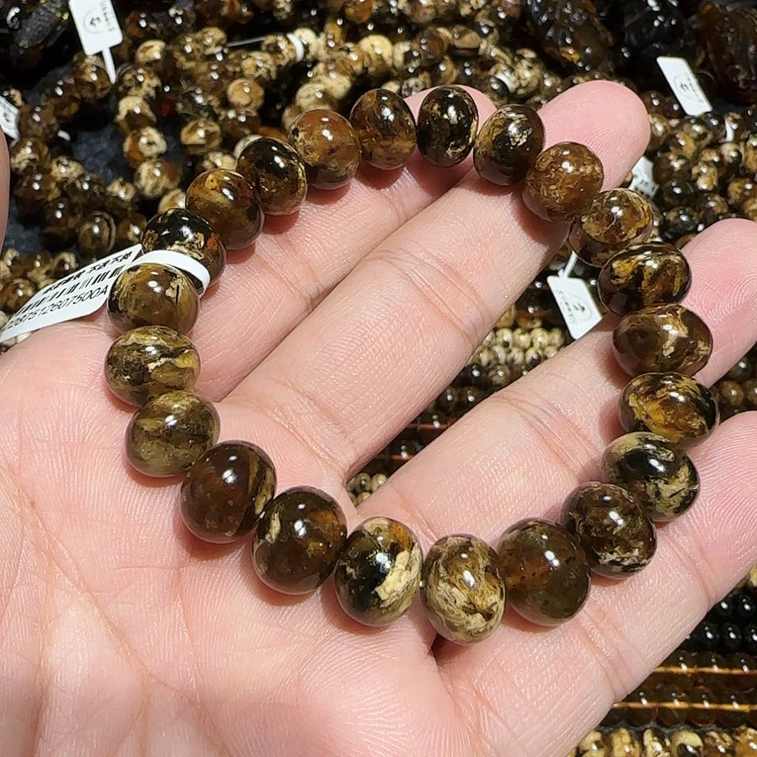 琥珀颈饰未镶嵌平**福抚顺琥珀