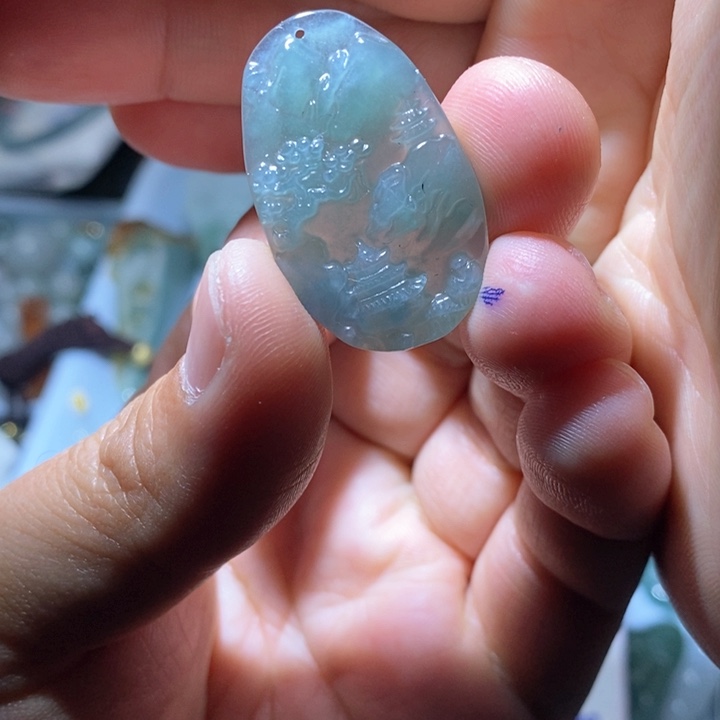 翡翠吊坠(赠链)未镶嵌好