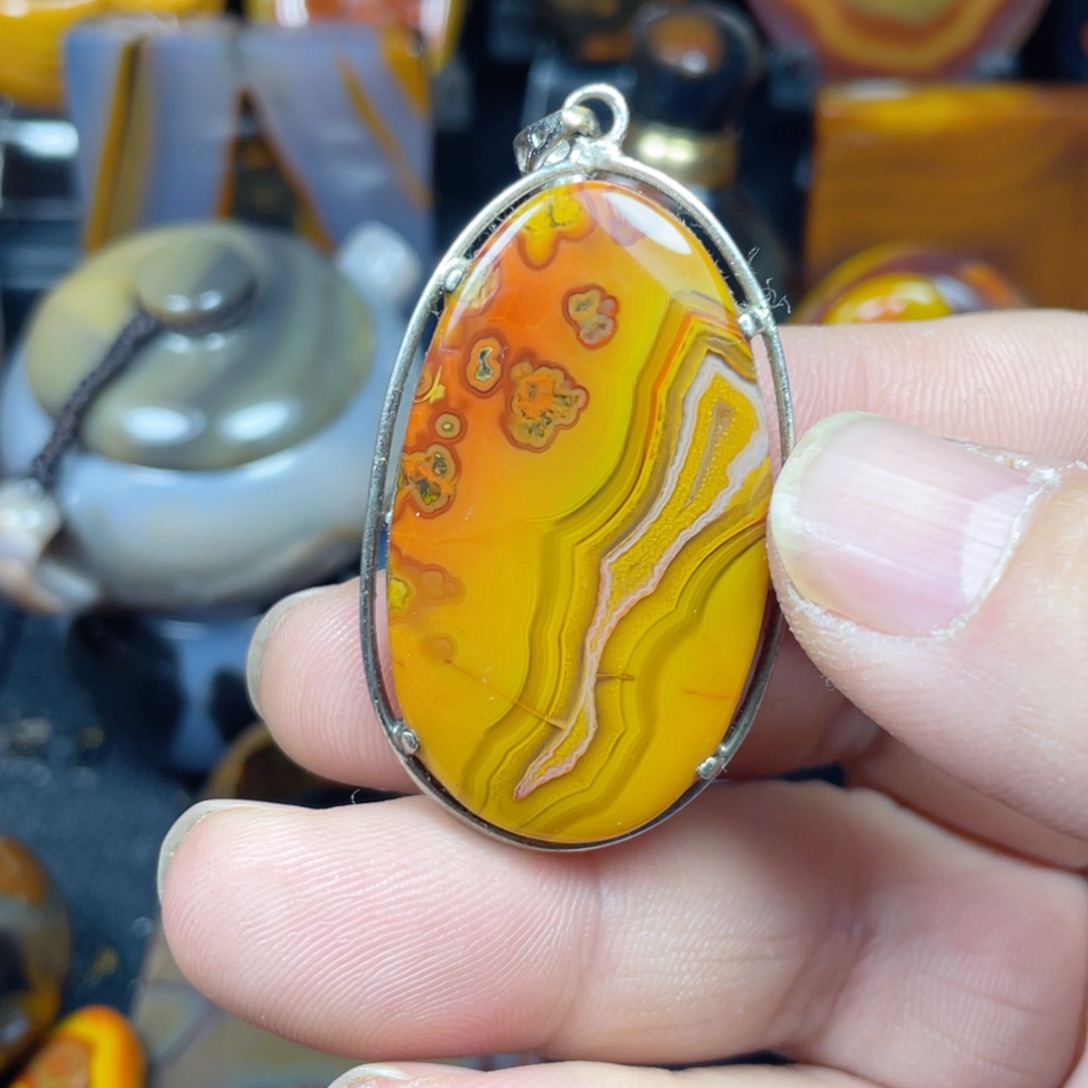 冒***鼎玛瑙/玉髓未镶嵌颈饰