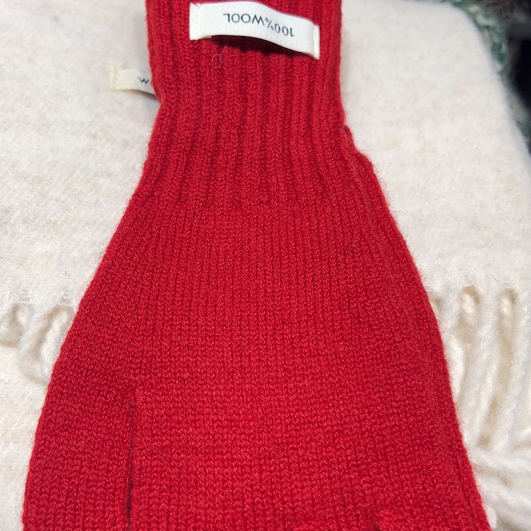 布艺非金属红色手套