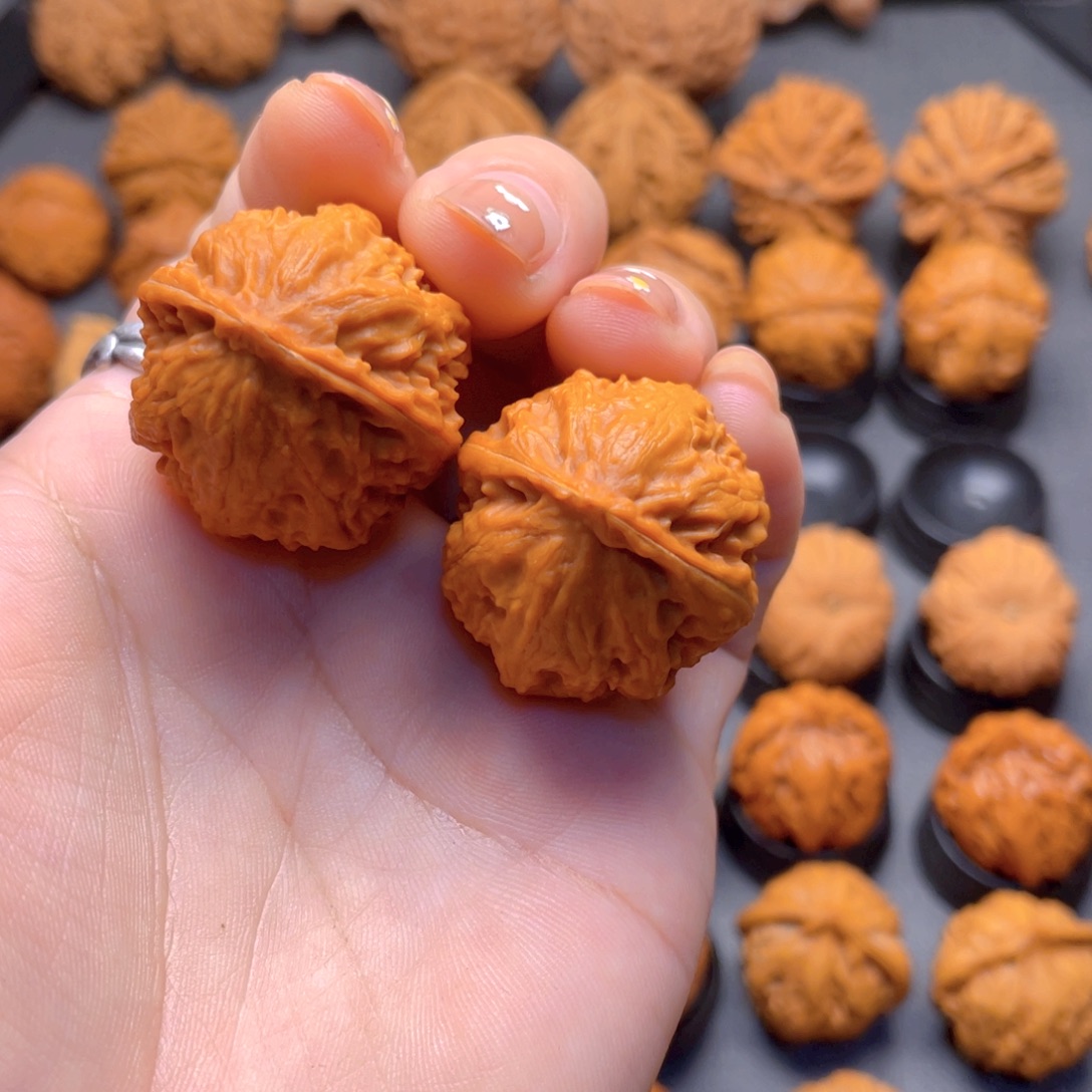 港***询核桃文玩把件小八棱