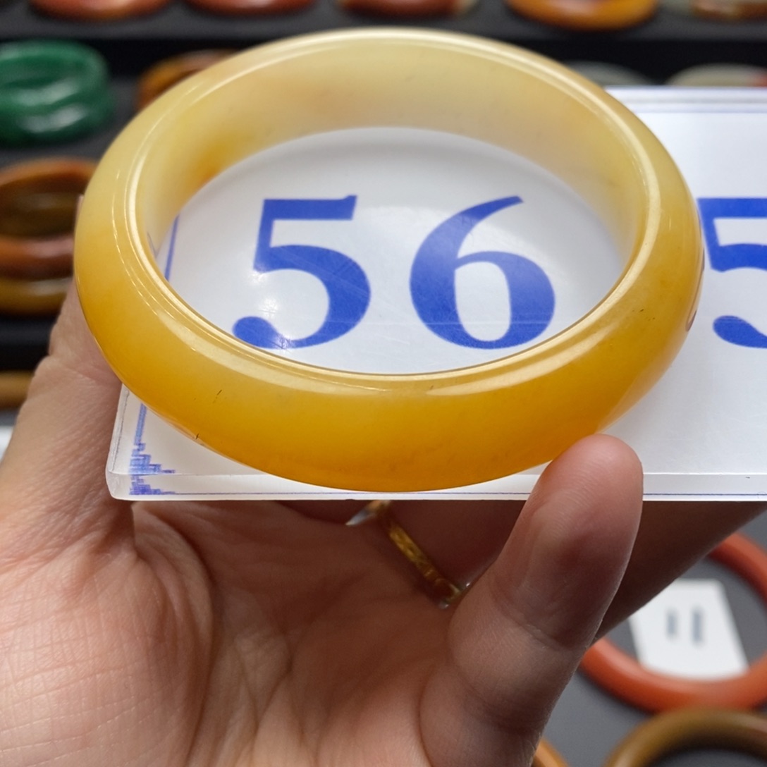 石英质玉（黄龙玉）手镯未镶嵌