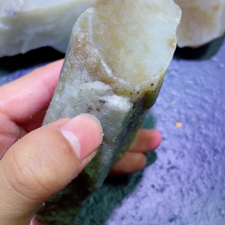 和田玉未镶嵌珠宝半成品