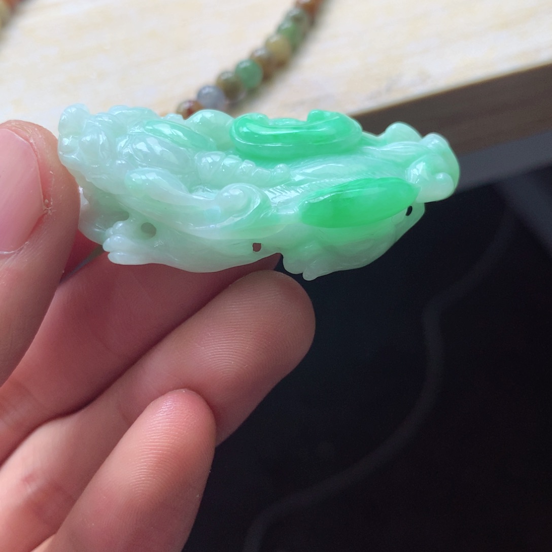 翡翠颈饰未镶嵌吊坠
