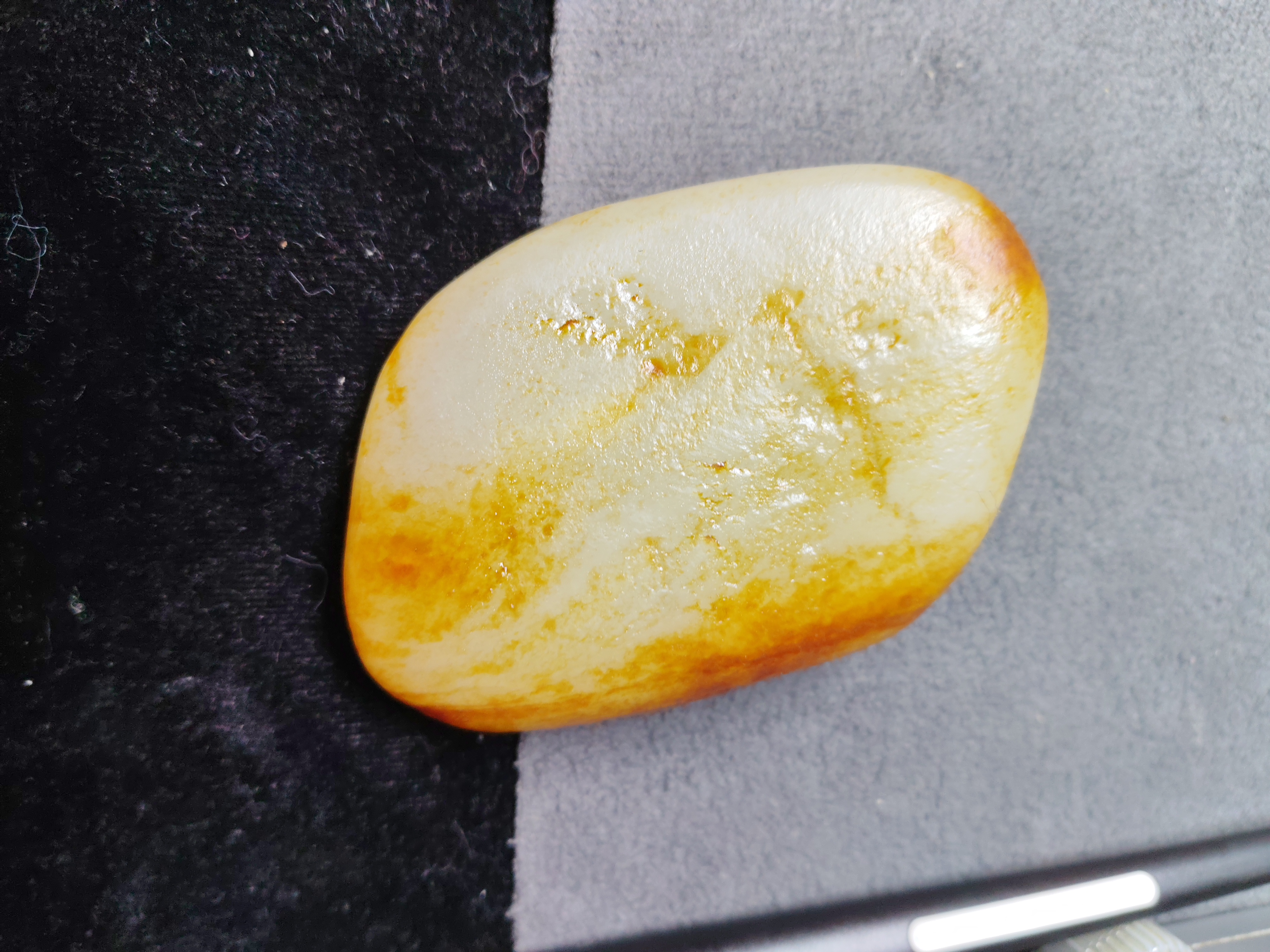 新疆和田玉原石把件