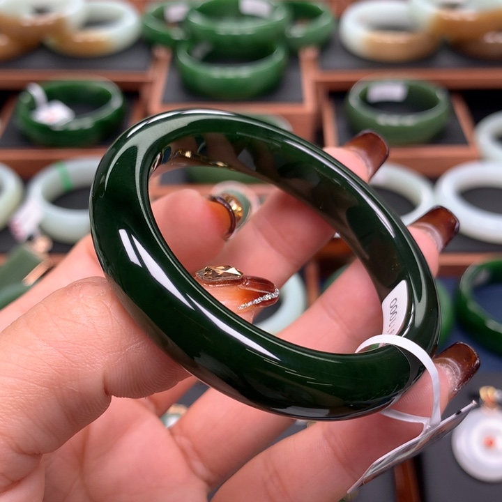 和田玉（碧玉）手镯未镶嵌