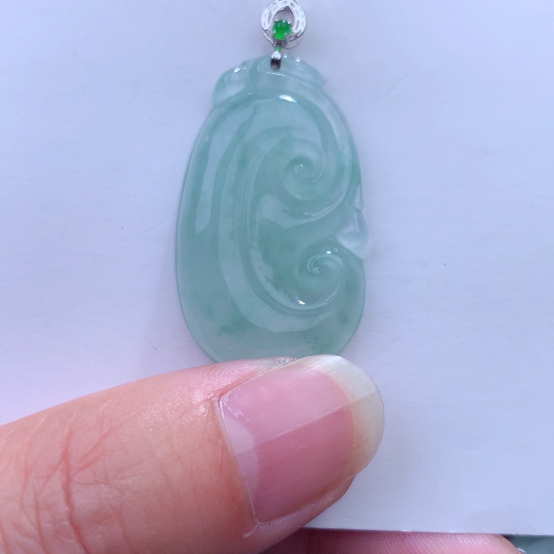 翡翠吊坠(不含链)18K金镶嵌