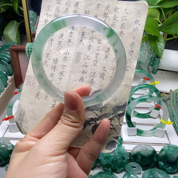 石英质玉未镶嵌手镯