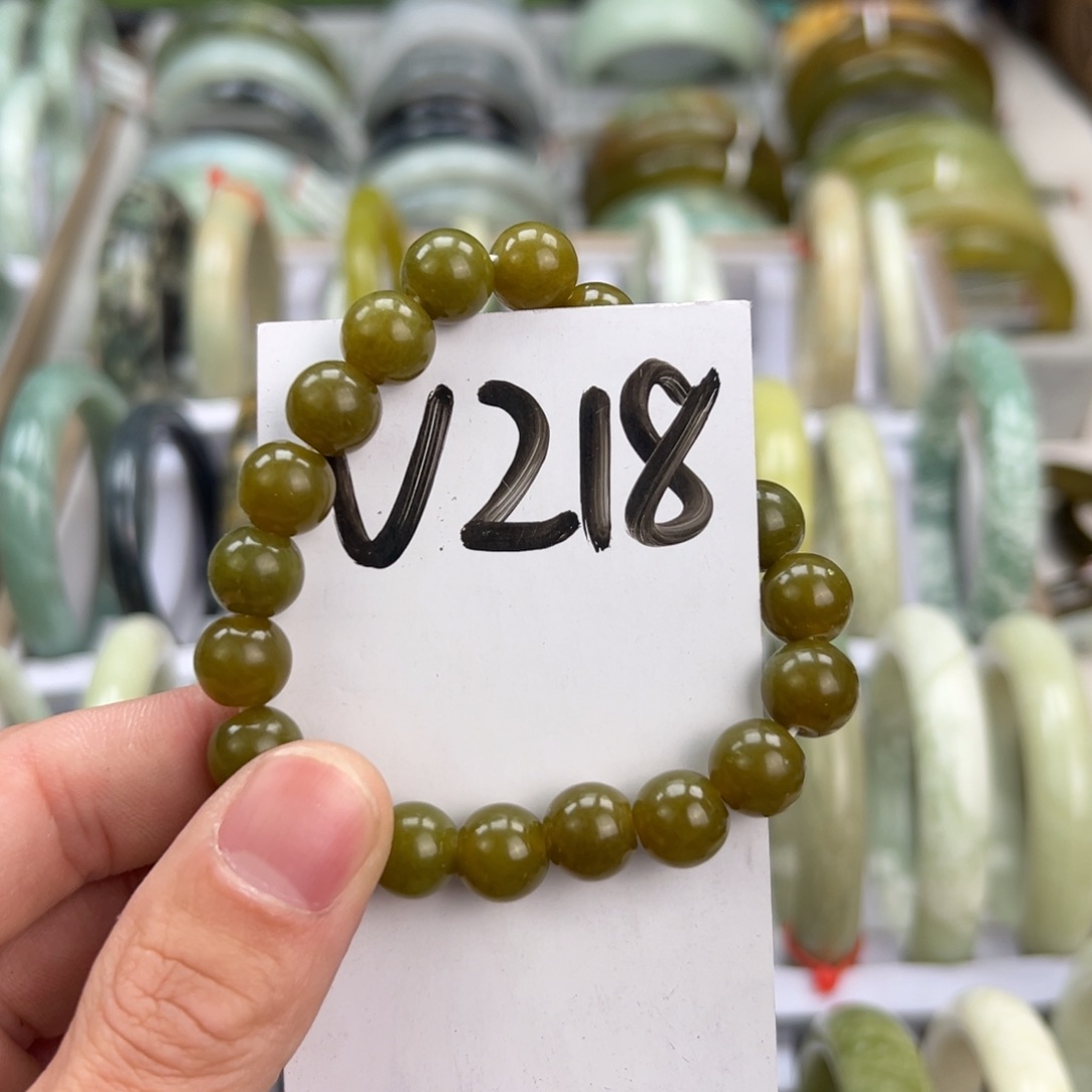 岫玉手镯未镶嵌多样性发其一