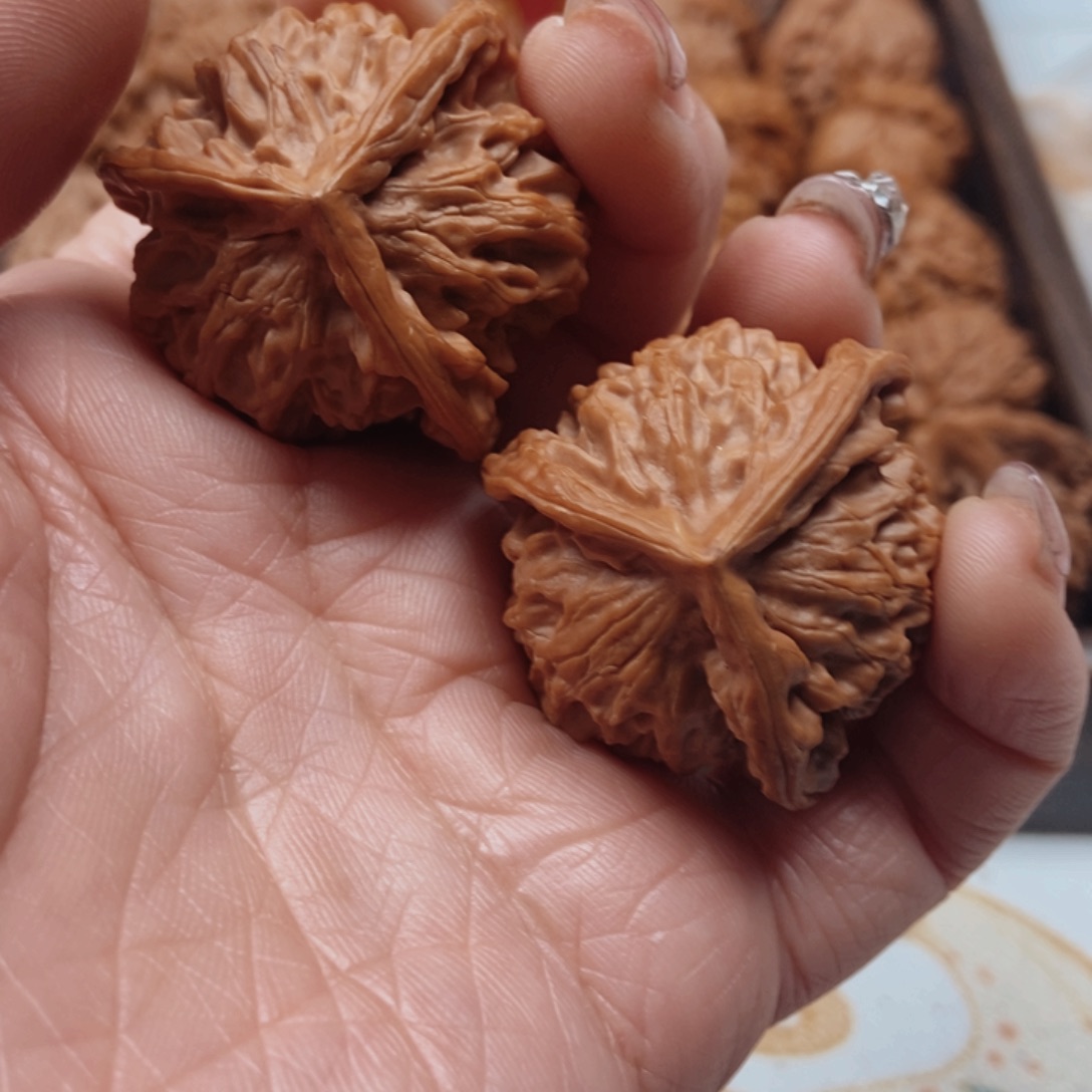 阿***爸文玩核桃吊坠盘山