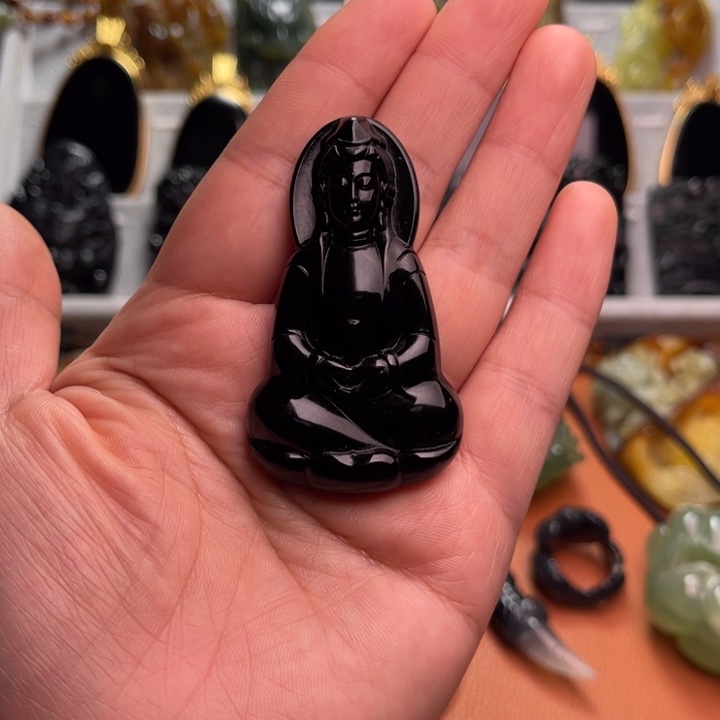 迪***高蛇纹石玉未镶嵌颈饰