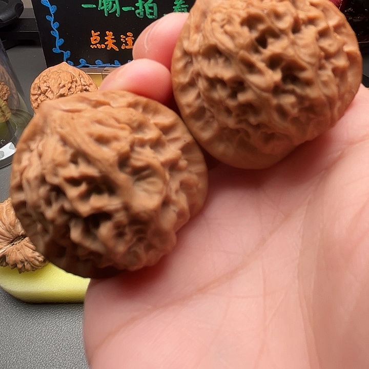 小***！文玩核桃吊坠瓷娃娃38