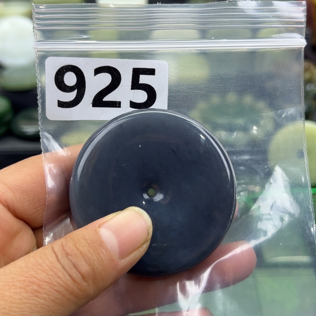 为***当和田玉未镶嵌珠宝半成品