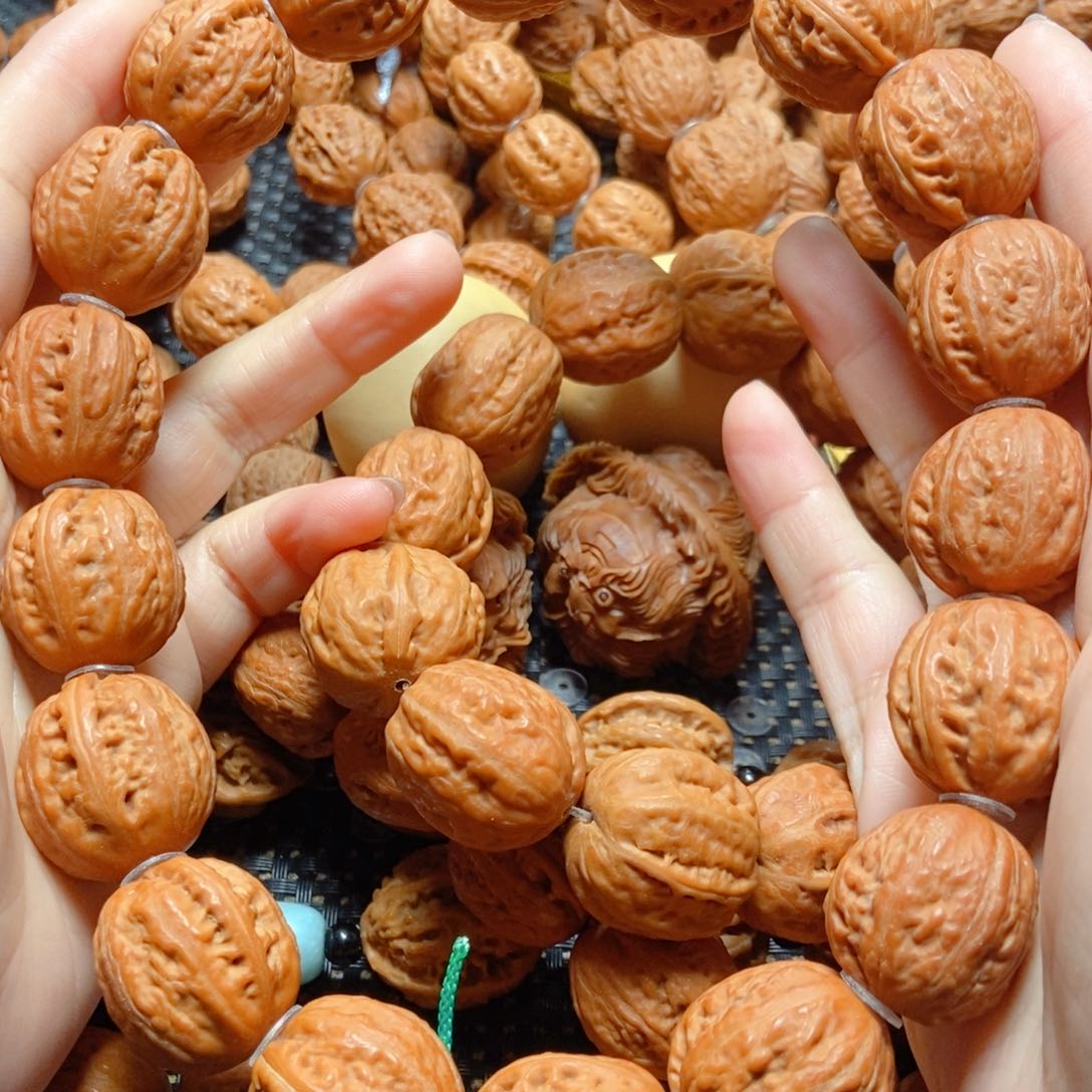 文玩核桃手串光头