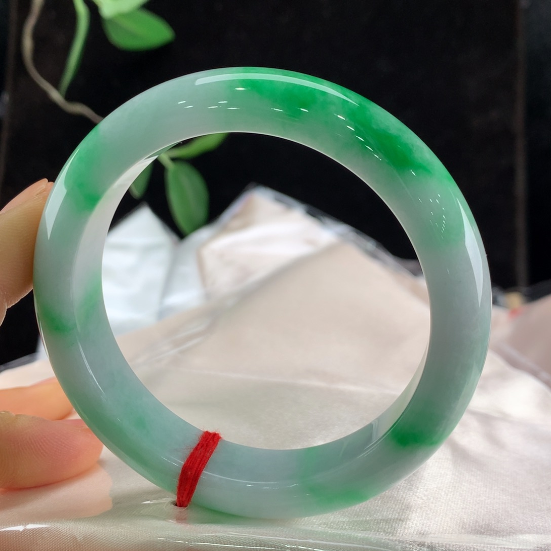 翡翠手镯未镶嵌徐*泽111-0128