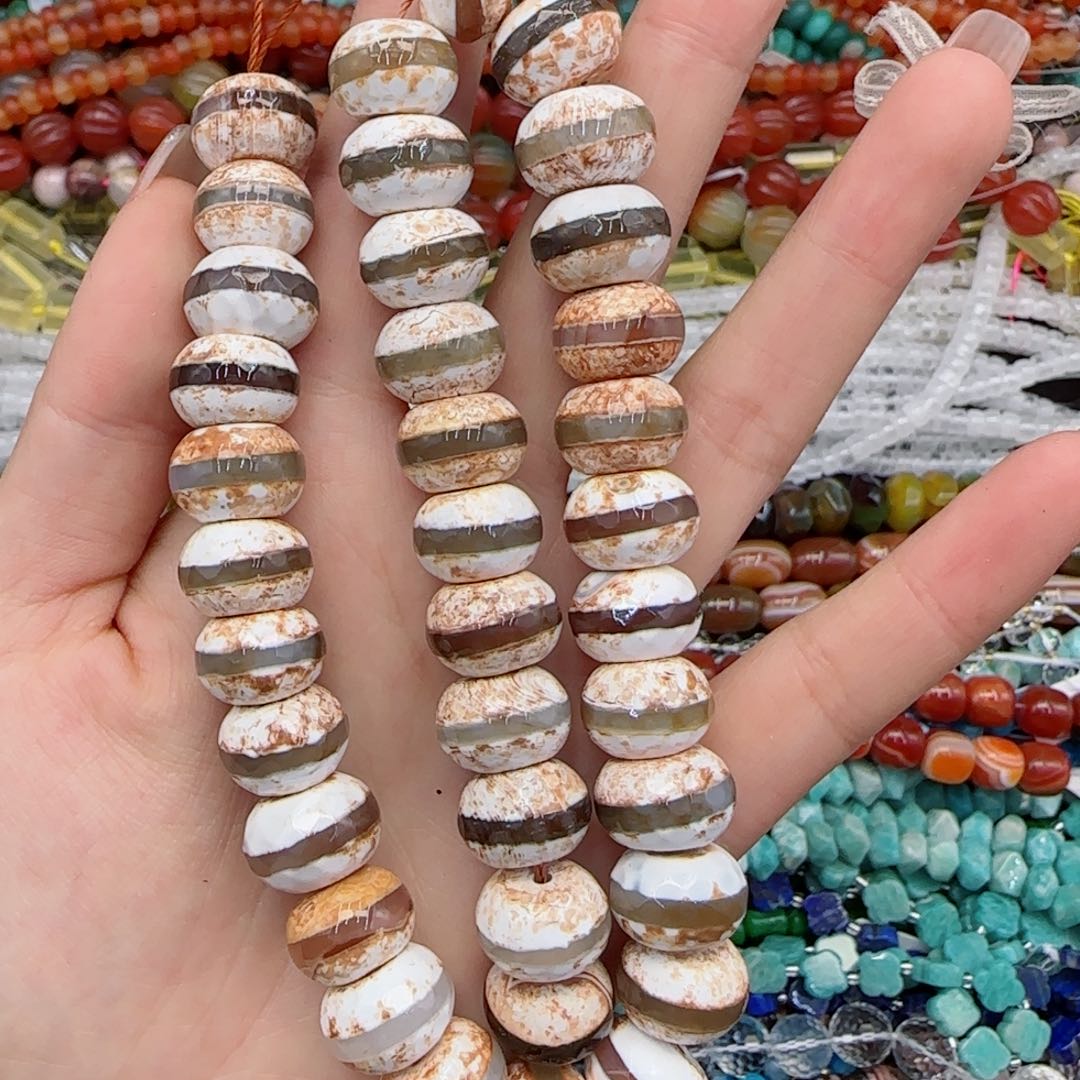 玛瑙/玉髓未镶嵌珠宝半成品一线火玛瑙切面一条卡14