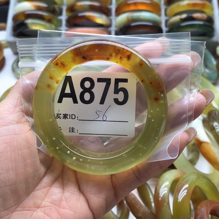 蛇纹石玉手镯未镶嵌白*胖