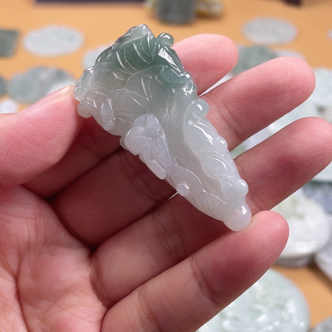 翡翠未镶嵌颈饰翡翠