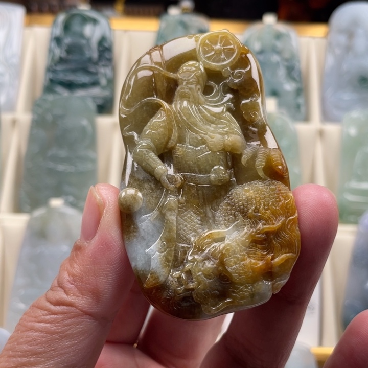 翡翠未镶嵌颈饰玉