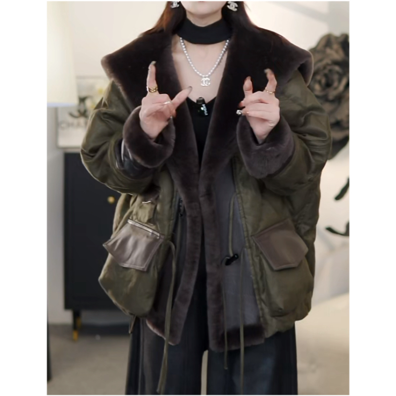 新款鹅绒羽绒服厚款轻奢大翻领休闲皮草拼接高级感时尚外套上衣女