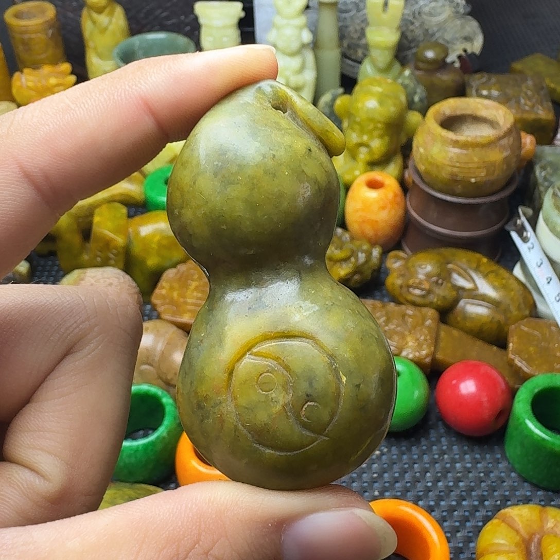 白玉菩提吊坠。。。