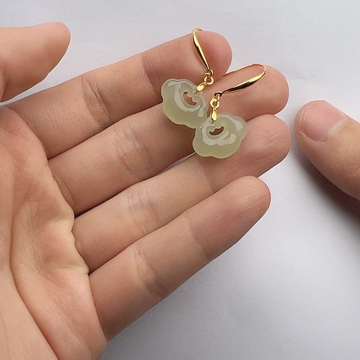 和田玉耳坠。k k银S925镶嵌