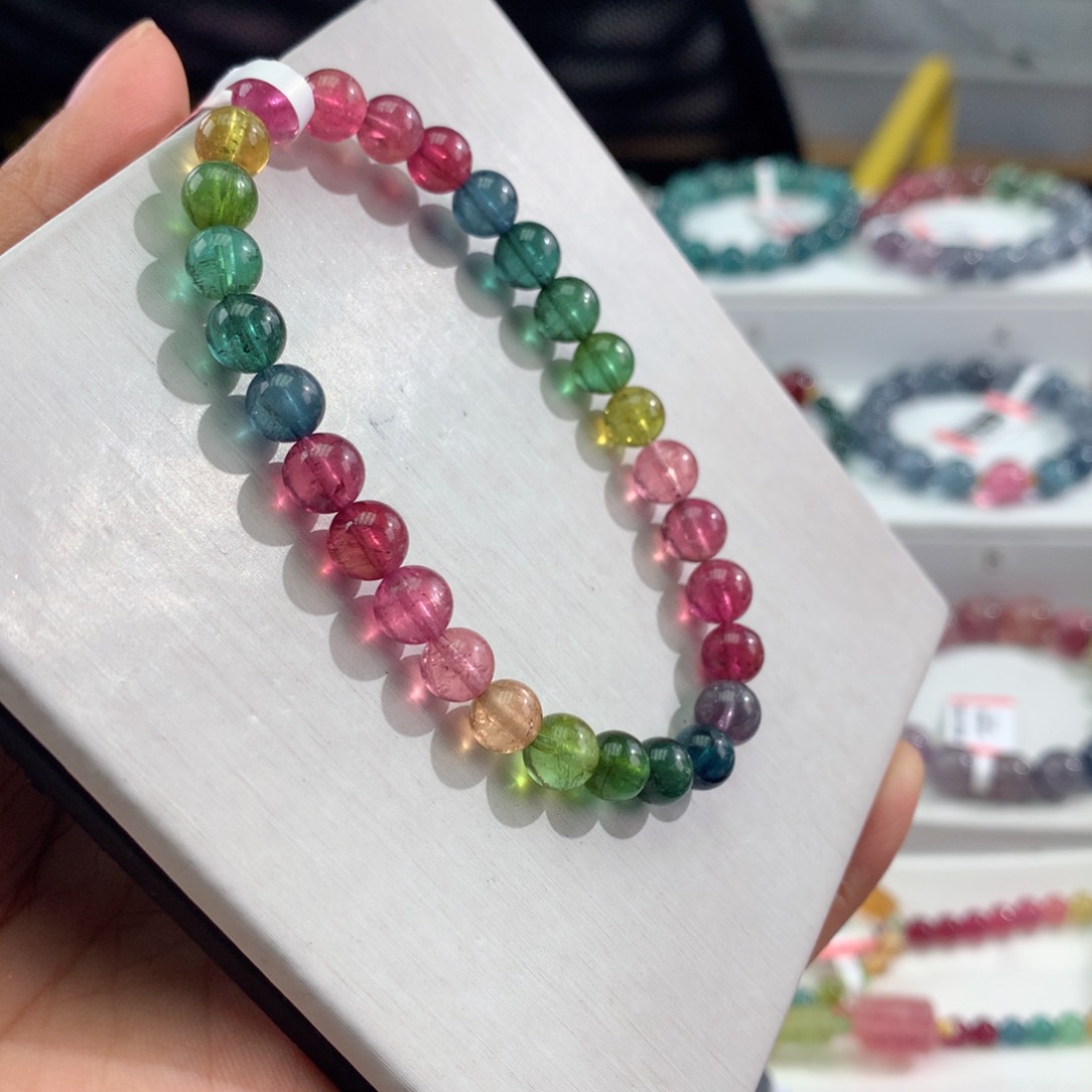 碧玺手链未镶嵌      6.7mm。  