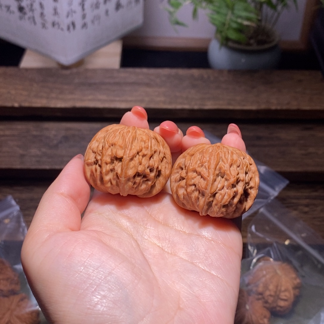 叶***馆文玩核桃吊坠全品38承德血磨1915