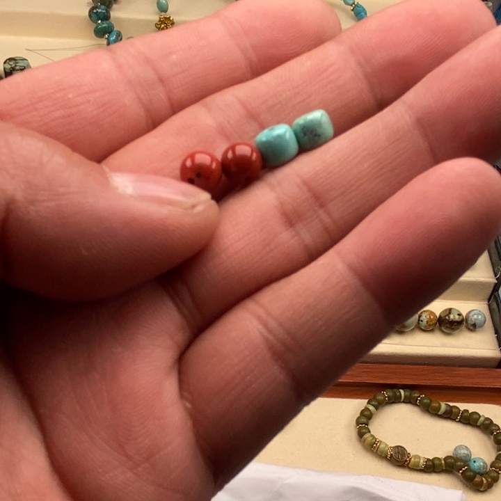 南红玛瑙车挂未镶嵌瑜*