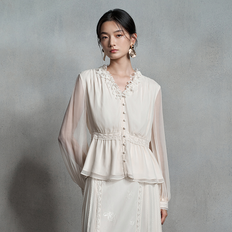 生活在左2025秋真丝衫拼蕾丝花边优雅气质修身显瘦上衣1953048