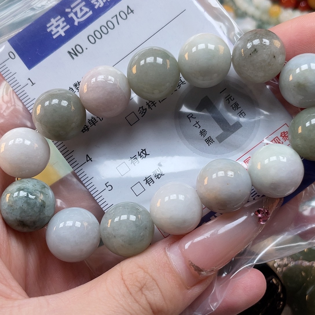 翡翠未镶嵌颈饰hhh