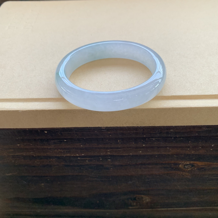 糯冰飘花贵妃手镯，特价11800圈口54-45-12.1-7.7，天然翡翠缅A小纹