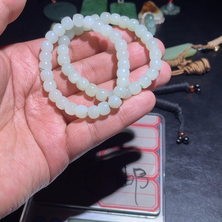 和田玉山料女士手链