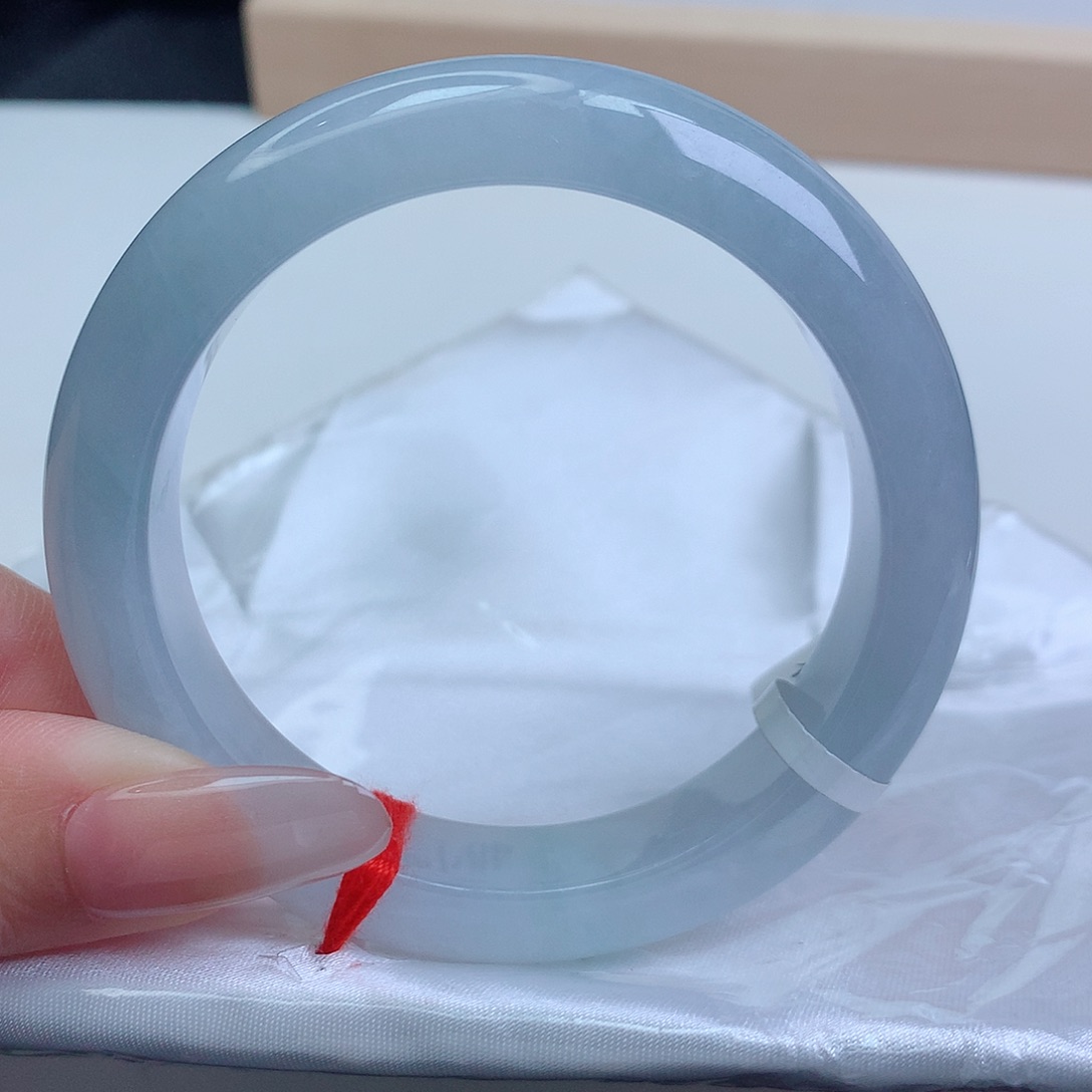 翡翠手镯未镶嵌55圈口