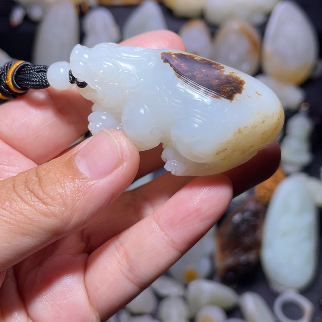 和田玉未镶嵌颈饰阳****后