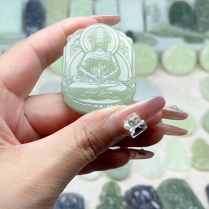 蔚***空和田玉未镶嵌颈饰