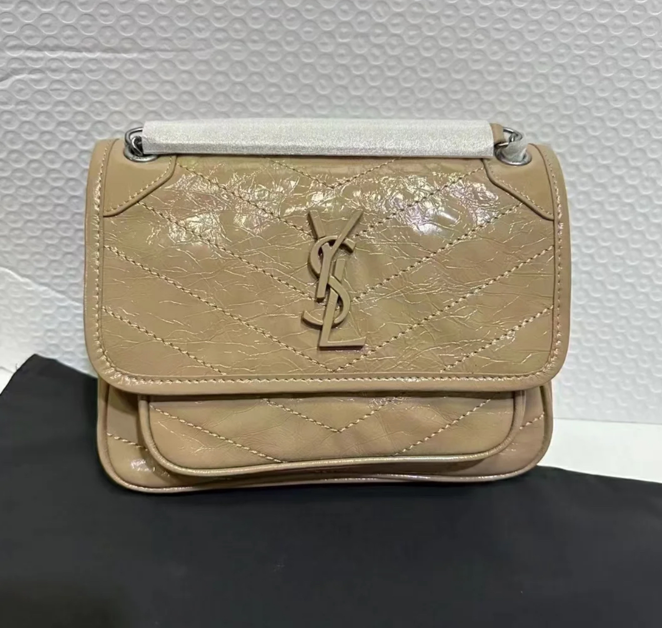 99新 YSL/圣罗兰 圣罗兰新款D扣奶茶色Niki小号单肩斜挎包