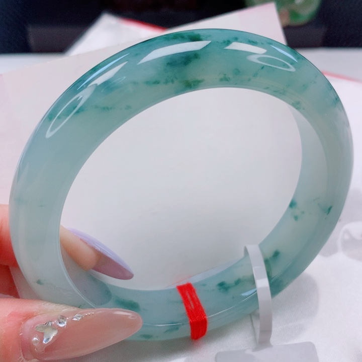 翡翠未镶嵌手镯60圈