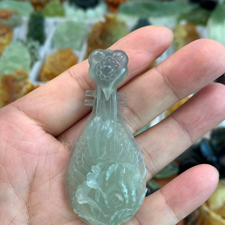 蛇纹石玉未镶嵌颈饰