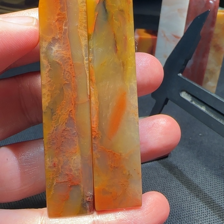 晓***草寿山石福集福寿山石