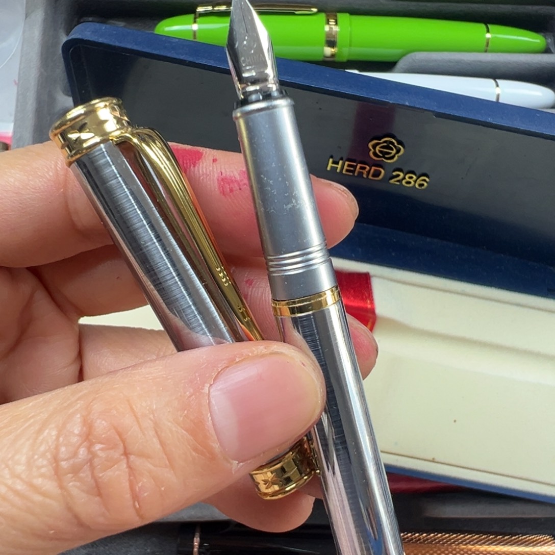 便携式286全钢带盒子笔握有氧化瑕疵
