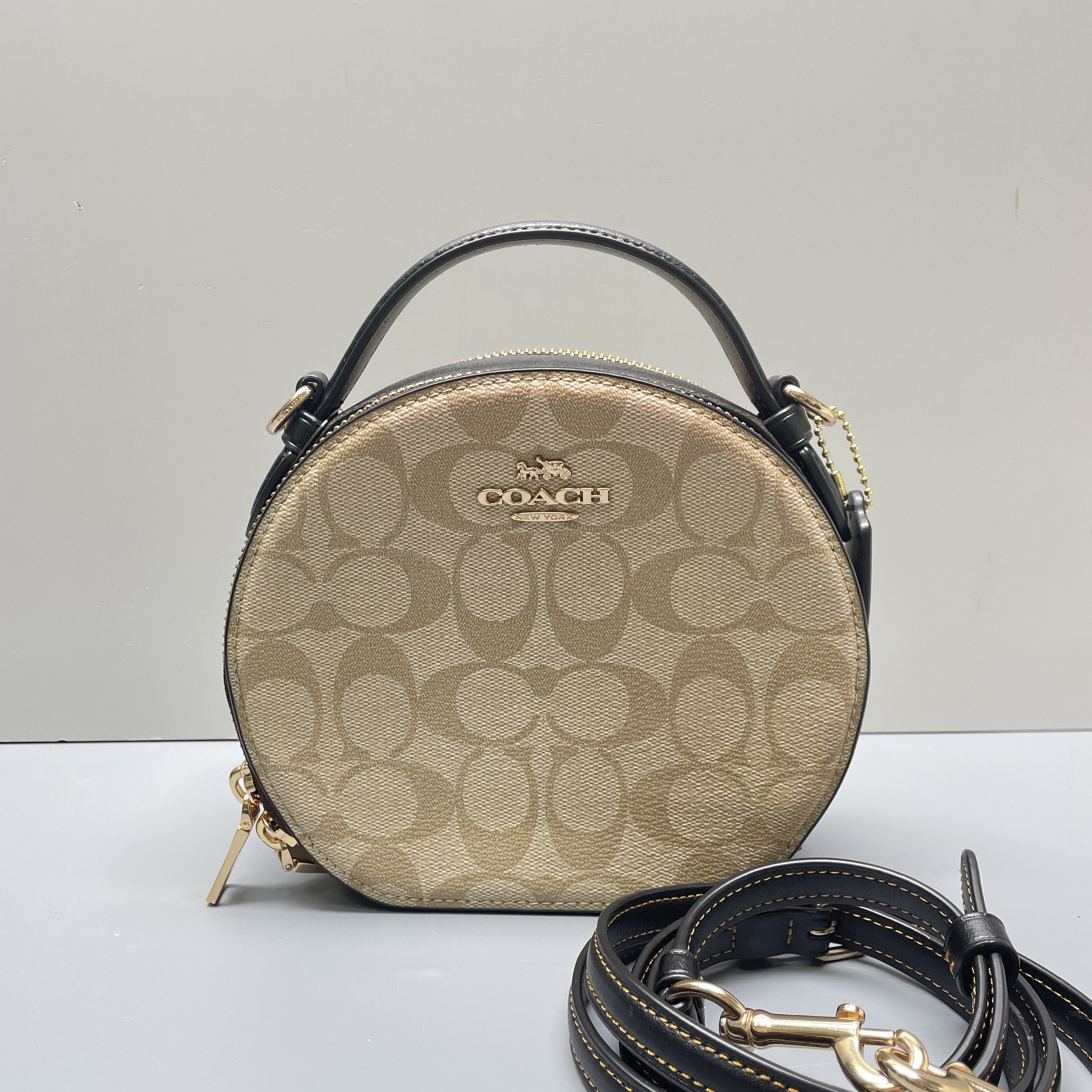 99新 COACH/蔻驰 黑拼老花圆饼手提包经典17*15*6cmE112711圆饼包