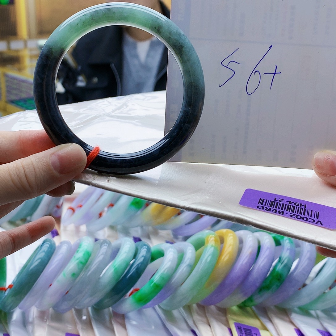 翡翠未镶嵌手镯ghj