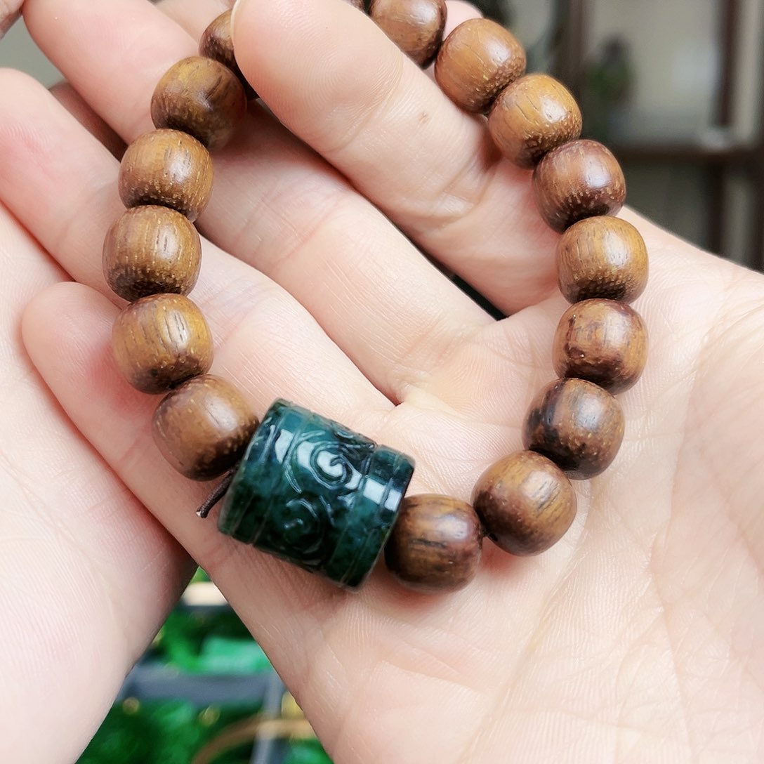 翡翠颈饰未镶嵌手链