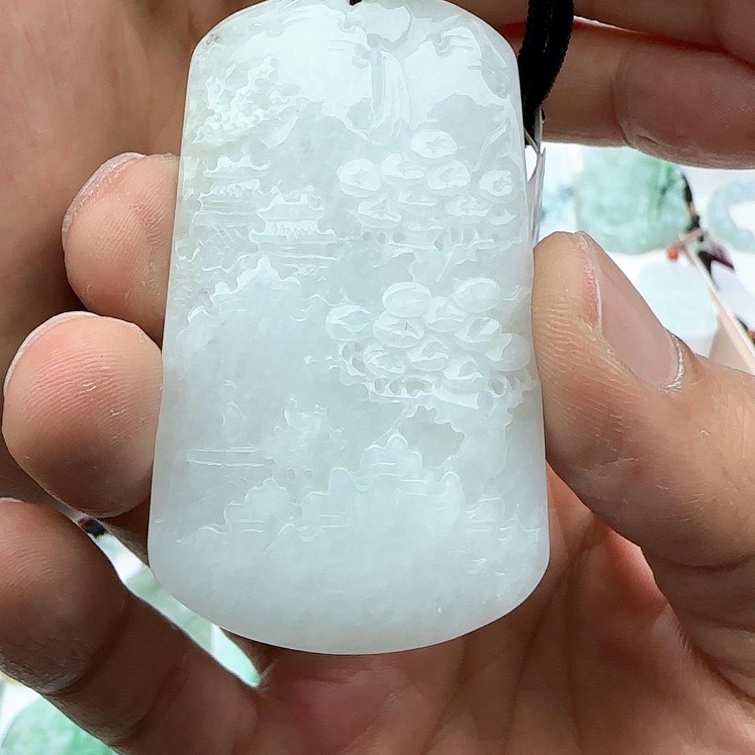 翡翠颈饰未镶嵌翡翠