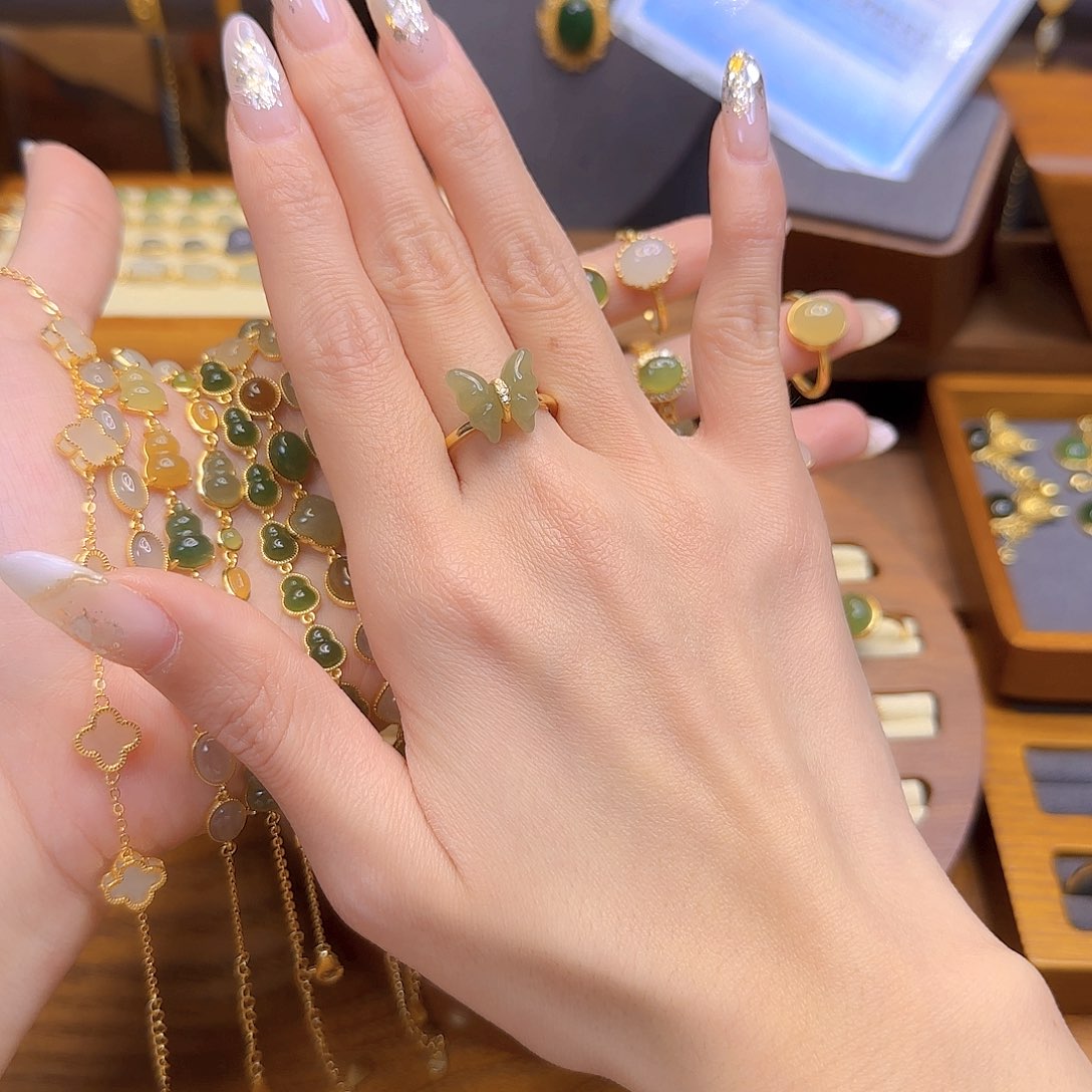 和田玉戒指银S925镀金镶嵌