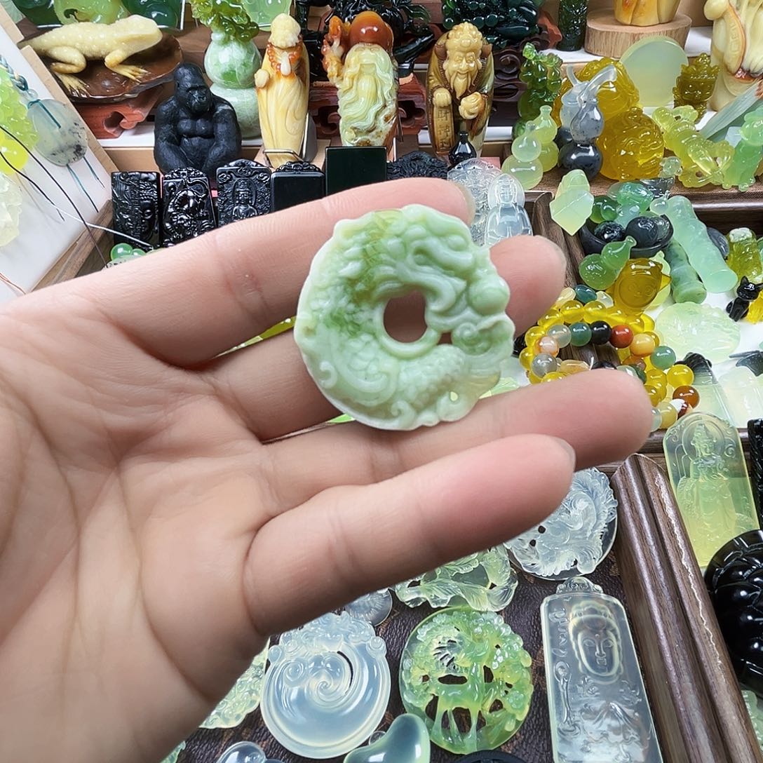 岫玉未镶嵌吊坠(不含链)