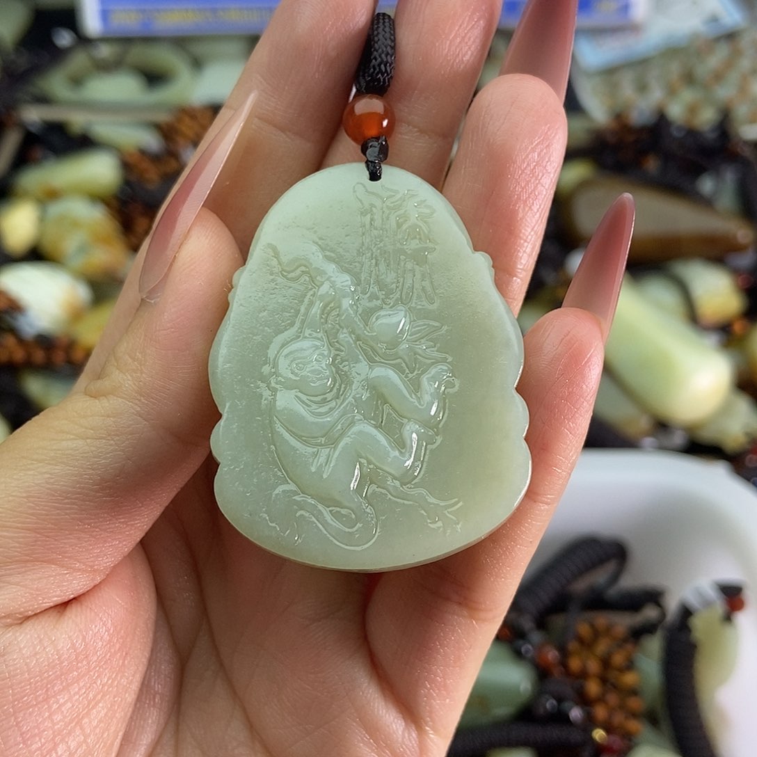 和田玉未镶嵌颈饰