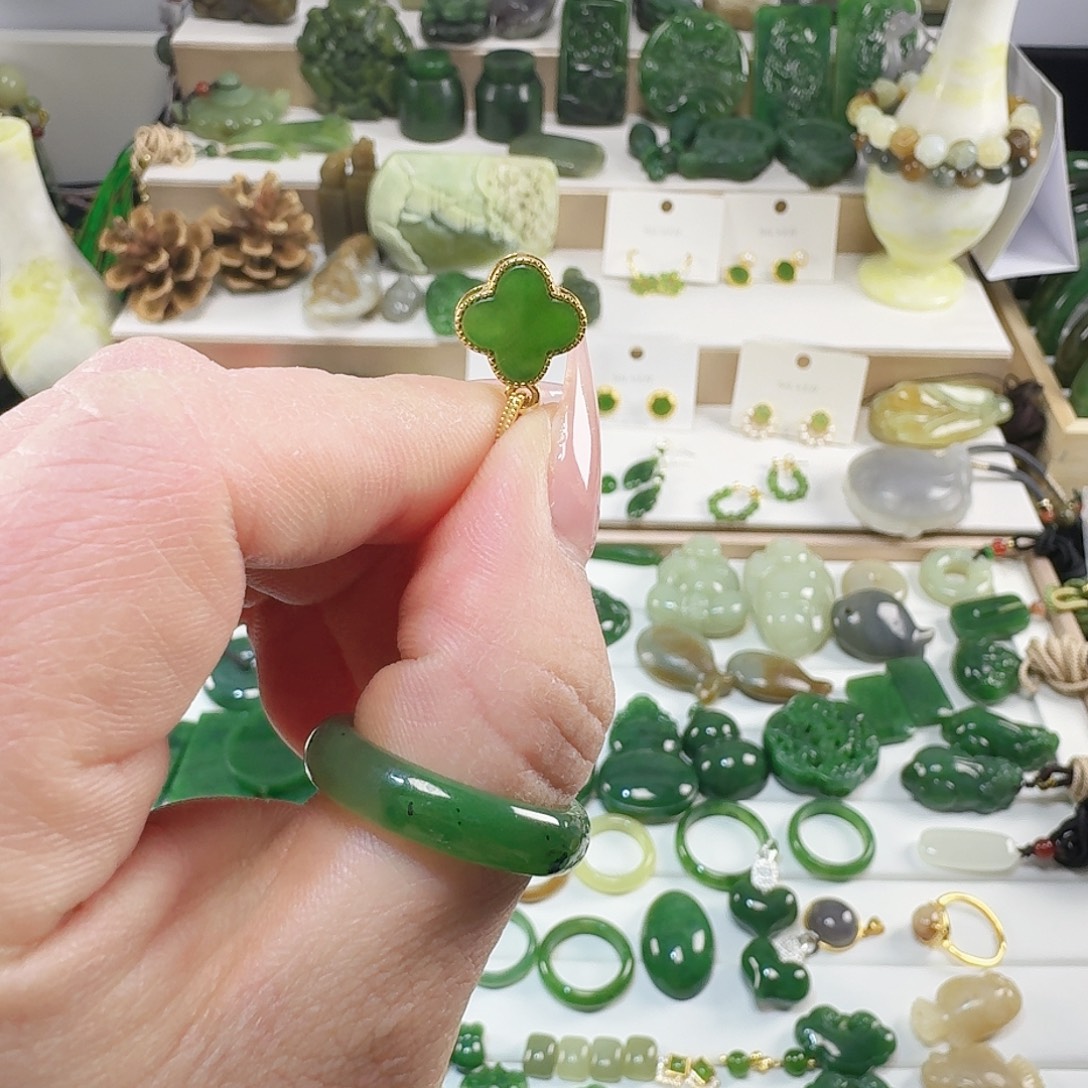 颜***、和田玉未镶嵌珠宝半成品